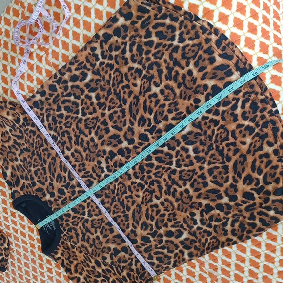 Natori Long Sleeved T-shirt, Cheetah Print - Picture 5 of 5